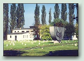 Krematorium a �idovsk� h�bitov s menorou